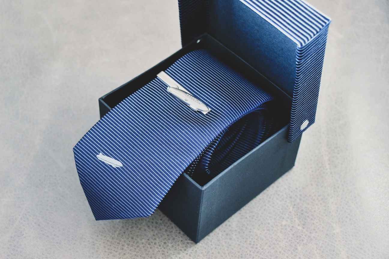 Zeppelin Krawatte aus Seide inkl. Zeppelin Krawattenklammer