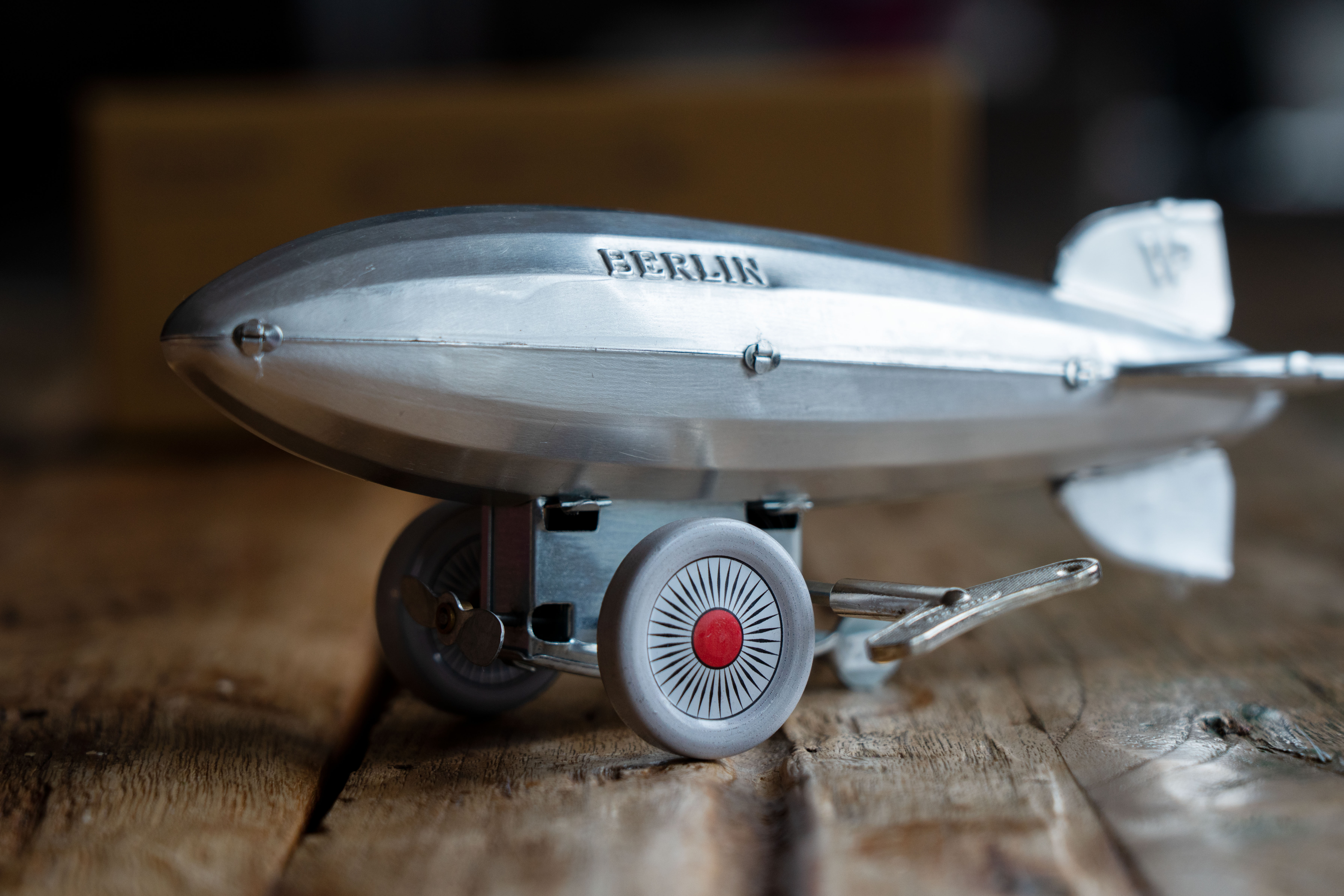 Zeppelin Blechspielzeug für Dekoration